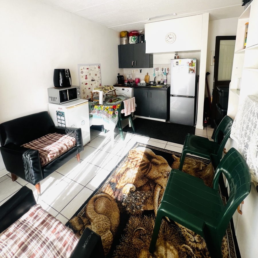 1 Bedroom Property for Sale in Guldenland Western Cape